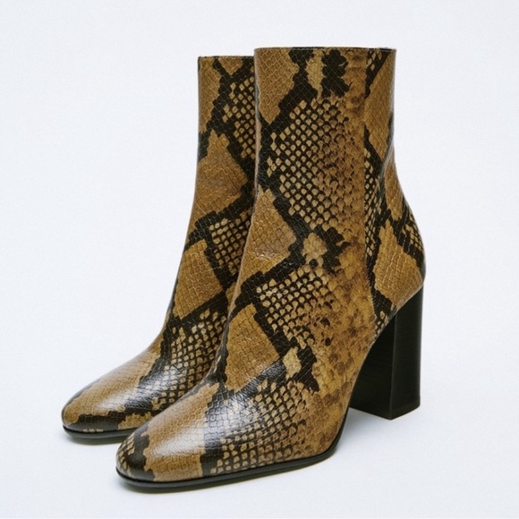 Zara Bloggers Favorite Leather Snake Print Boots‎ Size 36 - Picture 3 of 16